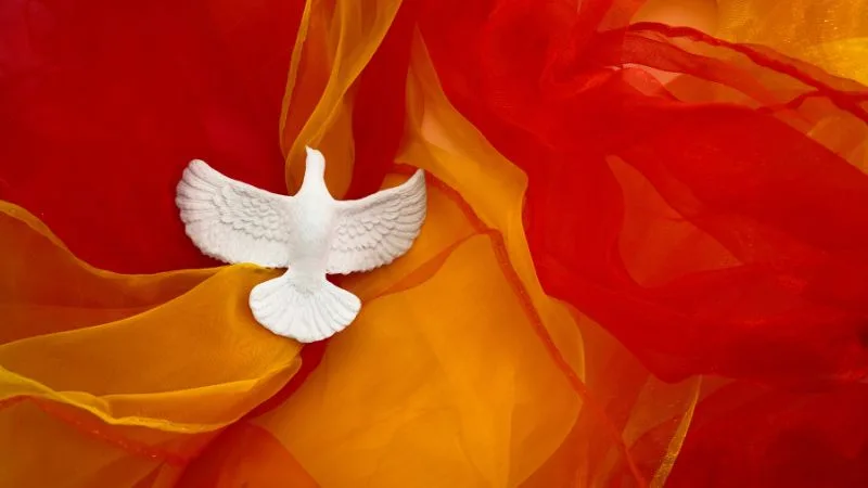 Pentecostes 2025: 20 mensagens de oração e fé