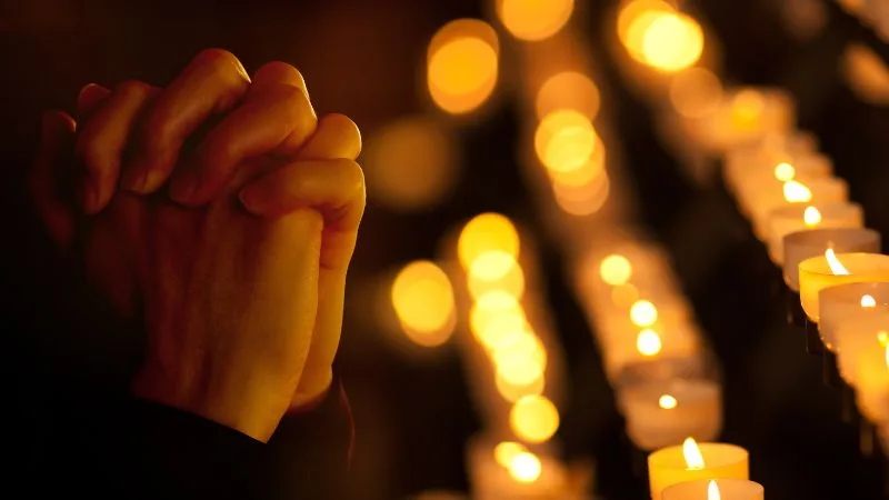 Luto por um irmão: 30 mensagens de saudade eterna